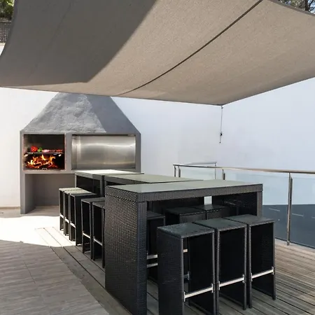 Lloret: Beachside Retreat With Private Pool And Garden *