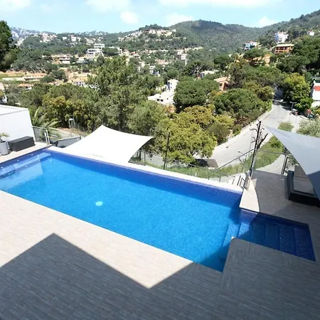 Villa Lloret: Beachside Retreat With Private Pool And Garden