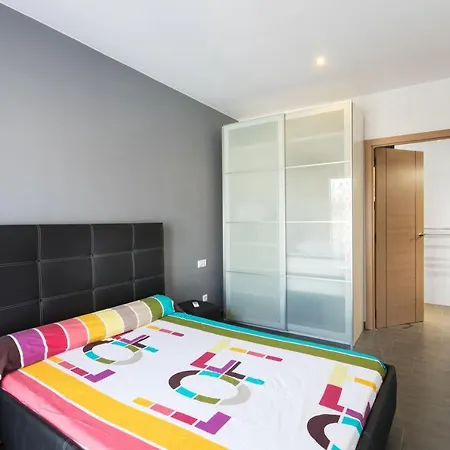 Villa Lloret: Beachside Retreat With Private Pool And Garden *