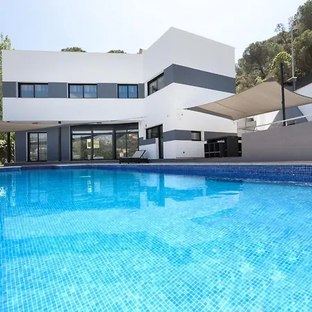 Family-friendly In With Private Pool Льорет-де-Мар